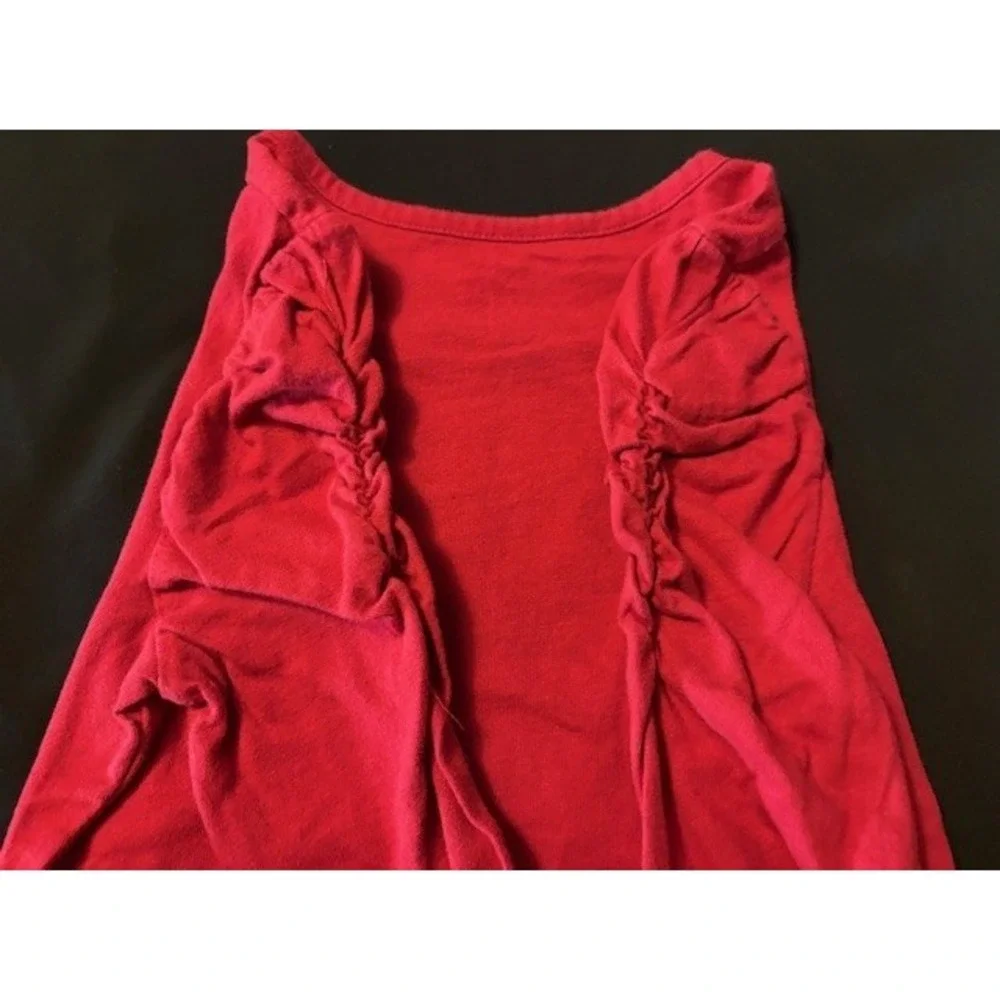 Childrens Place long sleeved red tee, girls size 7/8, NYC themed